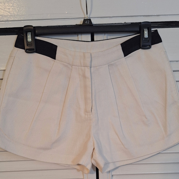 Aryn K white pleated textured cotton Melinda shorts XS *K - Picture 3 of 6